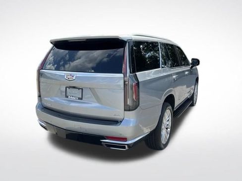Used 2024 Cadillac Escalade Premium Luxury AWD/4WD image 9