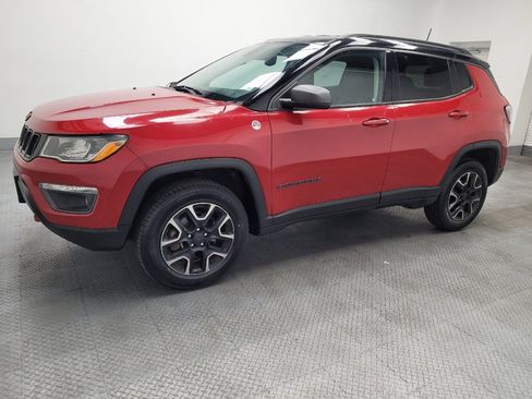 Used 2019 Jeep Compass Trailhawk AWD/4WD image 2