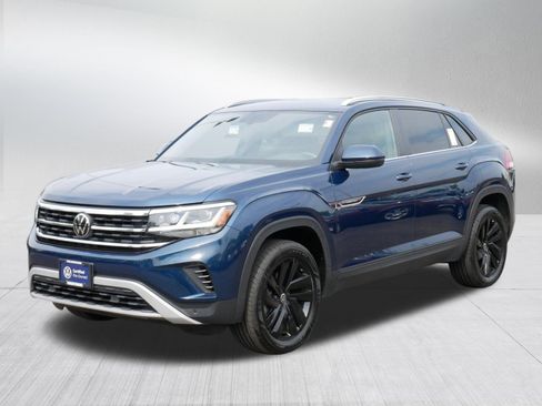 Certified 2023 Volkswagen Atlas Cross Sport SE w/ Panoramic Sunroof Package AWD/4WD image 3