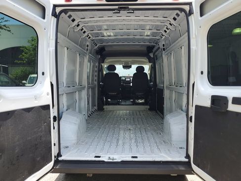 Used 2023 RAM ProMaster 2500 FWD image 12