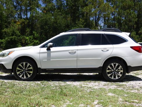 Used 2015 Subaru Outback 2.5i Limited AWD/4WD image 3
