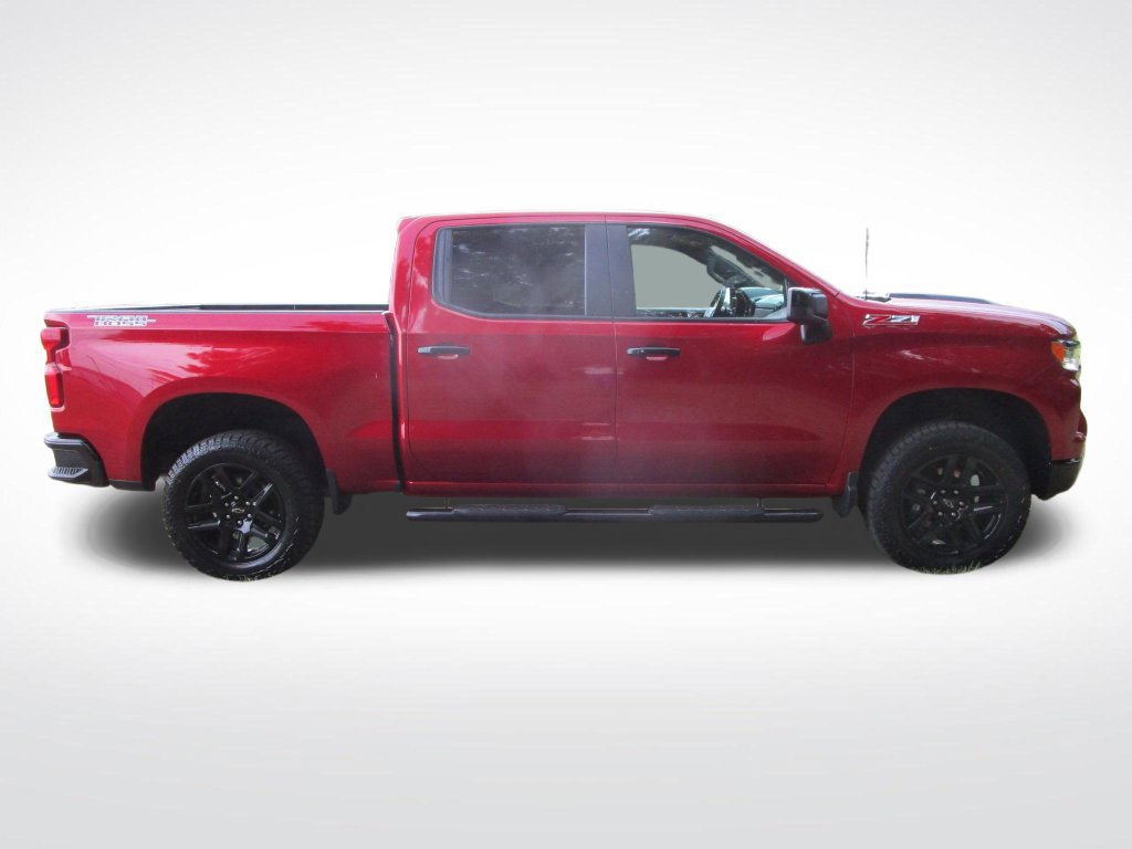 Used 2025 Chevrolet Silverado 1500 LT Trail Boss w/ Convenience Package II AWD/4WD image 9