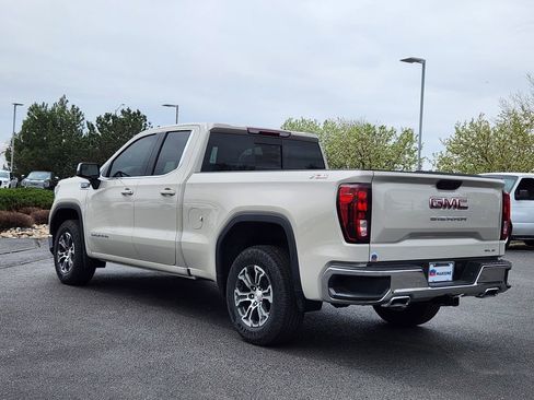 New 2026 GMC Sierra 1500 SLE AWD/4WD image 3