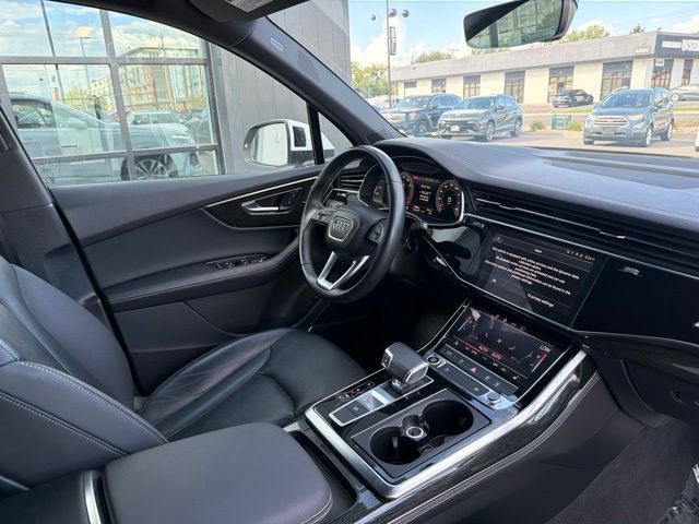 Used 2025 Audi Q7 3.0T Premium Plus AWD/4WD image 13