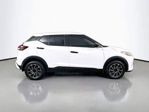 Used 2024 Nissan Kicks S FWD image 4