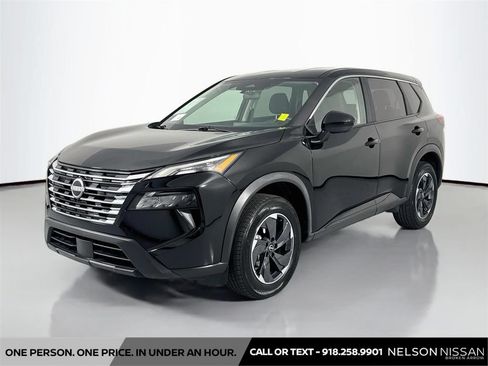 Certified 2025 Nissan Rogue SV FWD image 1