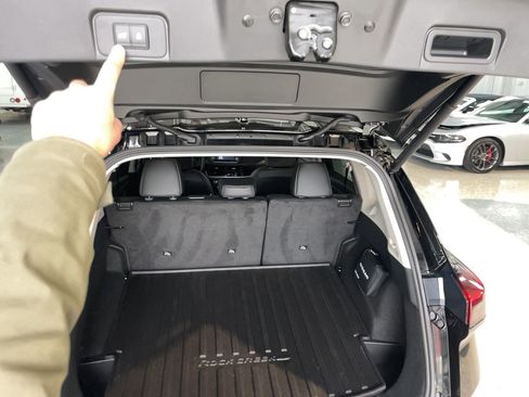 Used 2025 Nissan Rogue SV AWD/4WD image 18