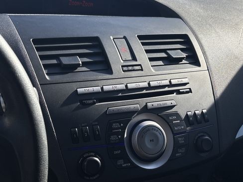 Used 2010 MAZDA MAZDA3 s Grand Touring image 17