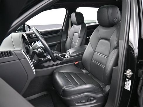 Certified 2023 Porsche Cayenne S Platinum AWD/4WD image 5