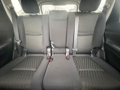 Used 2020 Nissan Rogue SV w/ Premium Package FWD image 17