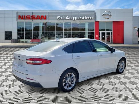 Used 2020 Ford Fusion SE FWD image 2