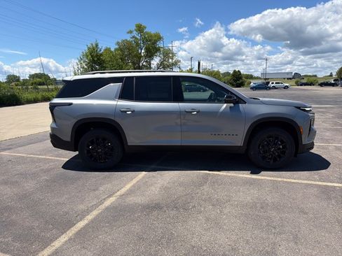 New 2026 Chevrolet Traverse LT w/ Midnight/Sport Edition AWD/4WD image 4