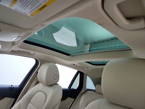Certified 2022 Mercedes-Benz GLC 300 image 11