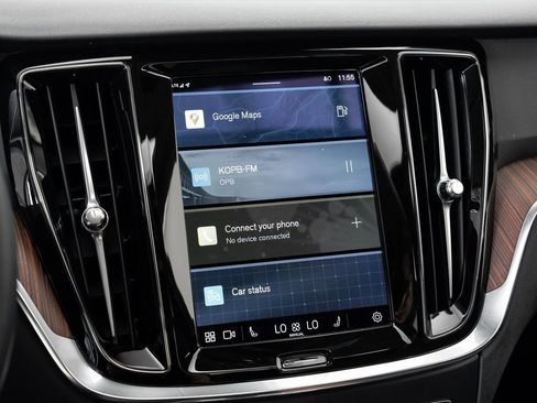 Used 2024 Volvo S60 B5 Plus image 15