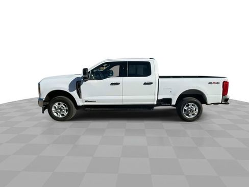Used 2025 Ford F350 XLT image 5