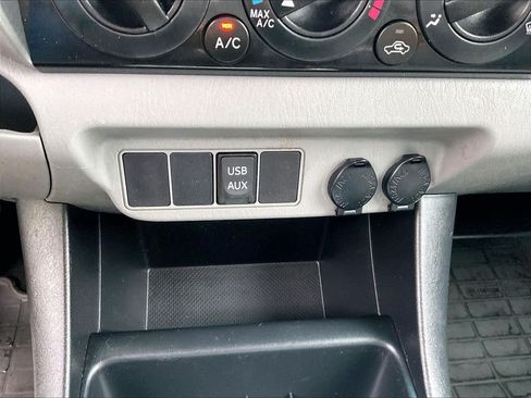 Used 2012 Toyota Tacoma 4x4 Access Cab V6 w/ SR5 Pkg image 12