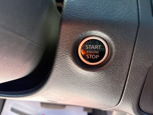 Used 2025 Nissan Frontier SV RWD image 27