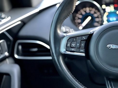 Used 2019 Jaguar F-PACE Prestige image 35