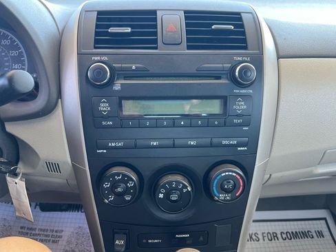 Used 2010 Toyota Corolla LE FWD image 30