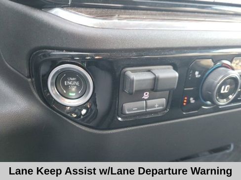Used 2025 Chevrolet Silverado 1500 LT AWD/4WD image 9