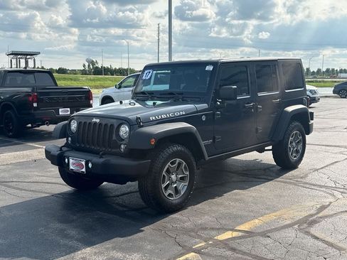 Used 2017 Jeep Wrangler Unlimited Rubicon w/ Connectivity Group AWD/4WD image 7