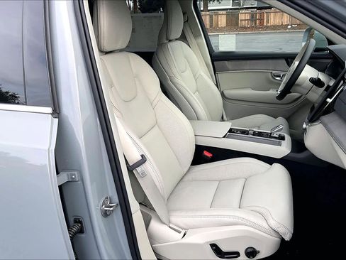 New 2026 Volvo XC90 T8 Ultra image 32