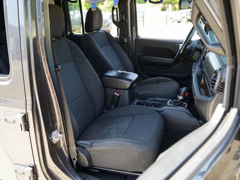 Used 2018 Jeep Wrangler Unlimited Sport S AWD/4WD image 13