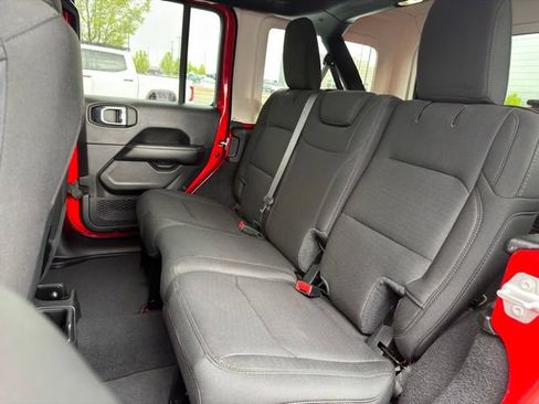 Used 2021 Jeep Wrangler Unlimited Sahara w/ Uconnect 4C Nav & Sound Group AWD/4WD image 23