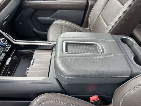 Used 2024 GMC Yukon Denali image 31