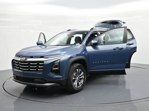Used 2025 Chevrolet Equinox LT w/ Convenience Package II FWD image 32