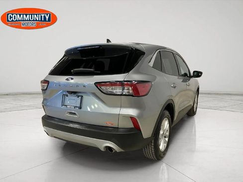 Used 2022 Ford Escape SE image 7