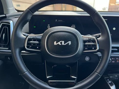 Used 2025 Kia Sorento EX AWD/4WD image 28