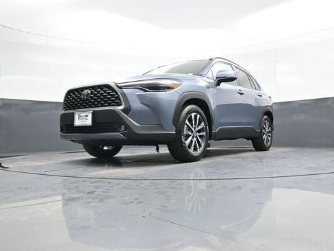 Certified 2023 Toyota Corolla Cross XLE image 26