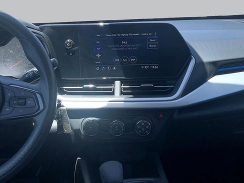 Used 2025 Chevrolet Trax LS FWD image 7