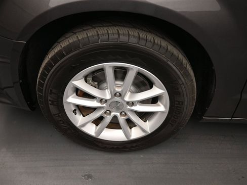 Used 2020 Dodge Grand Caravan SXT image 18