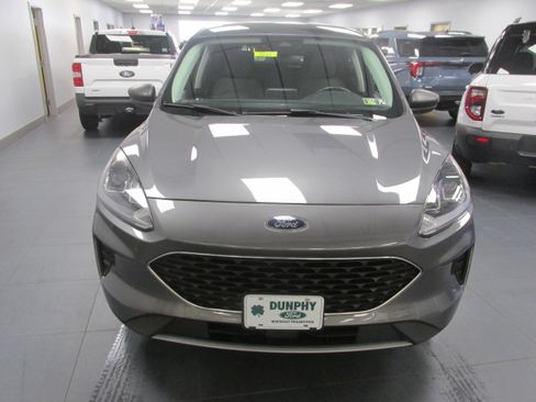 Used 2022 Ford Escape SE w/ Cold Weather Package AWD/4WD image 2