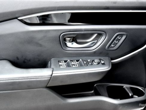 Certified 2025 Honda Pilot EX-L image 8