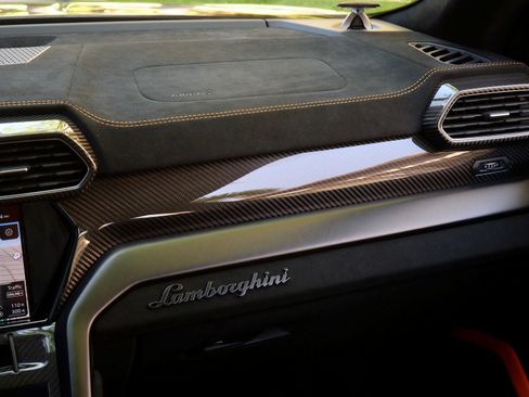 Used 2024 Lamborghini Urus Performante image 35