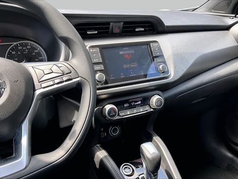 Used 2019 Nissan Kicks SV FWD image 7