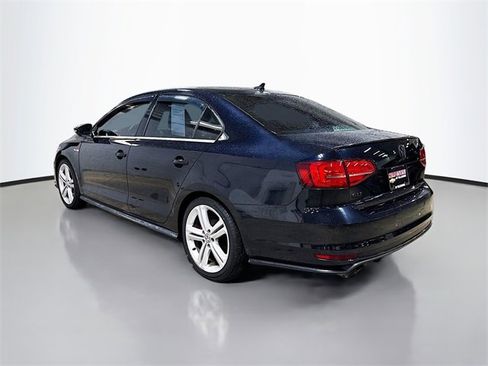 Used 2017 Volkswagen Jetta GLI image 9