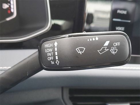 New 2025 Volkswagen Jetta SEL image 24