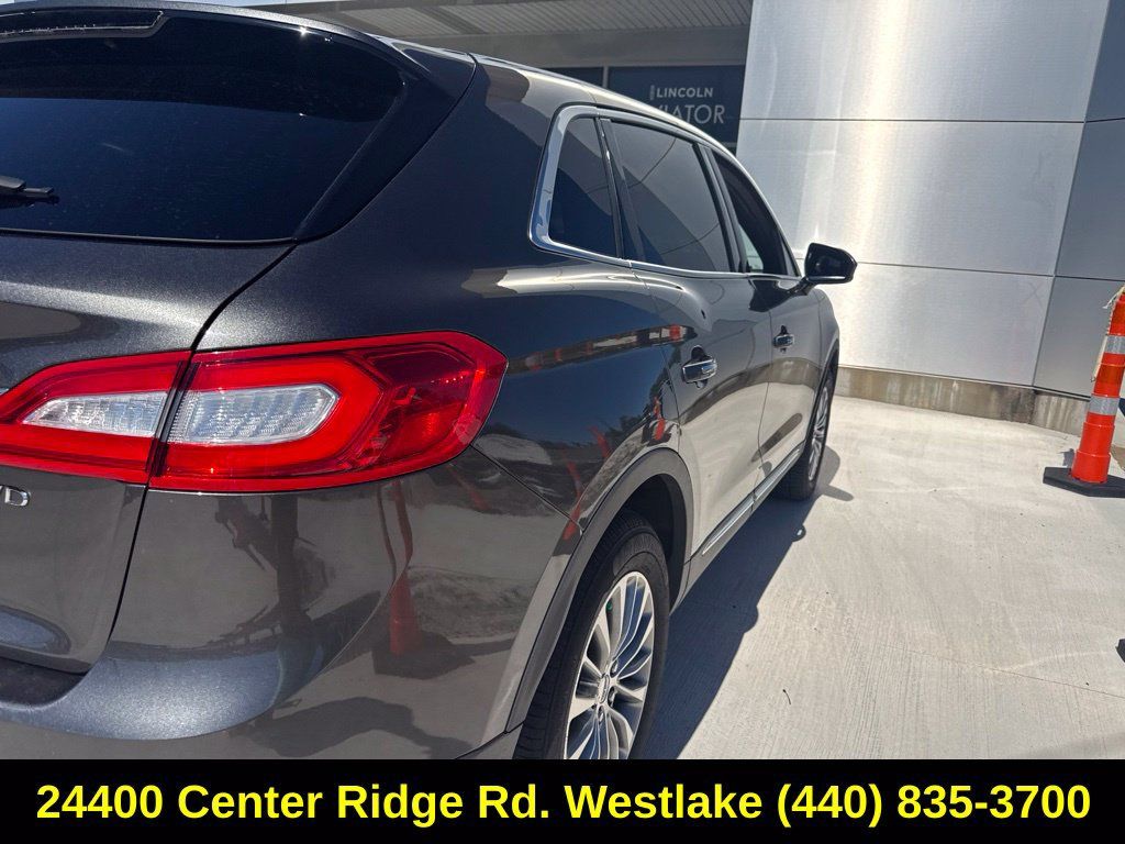 Used 2017 Lincoln MKX Select w/ Select Plus Package AWD/4WD image 10