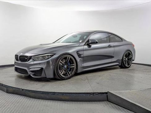 Used 2018 BMW M4 Coupe RWD image 2