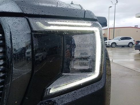 Used 2023 GMC Yukon XL Denali Ultimate AWD/4WD image 4