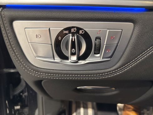 Used 2019 BMW 740i w/ M Sport Package image 23