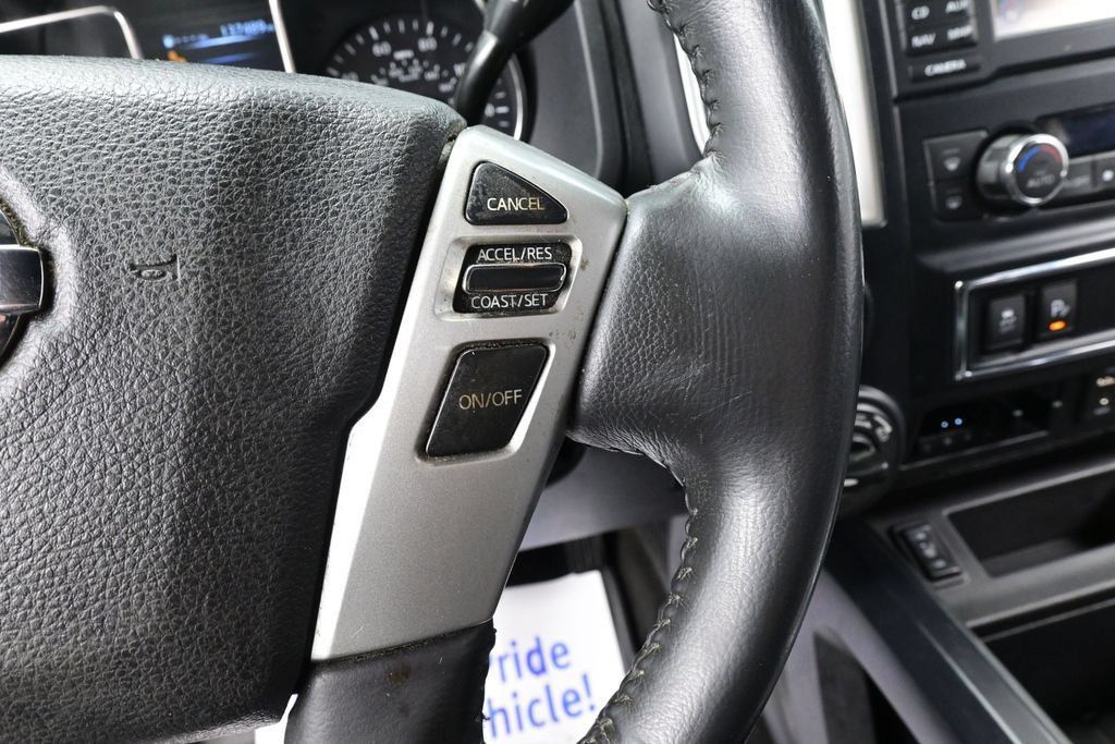 Used 2018 Nissan Titan SV AWD/4WD image 31