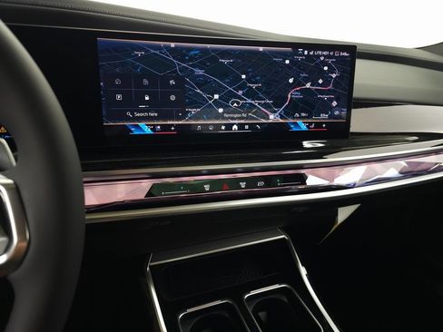 Used 2026 BMW 750e xDrive w/ Luxury Rear Seating Package AWD/4WD image 19