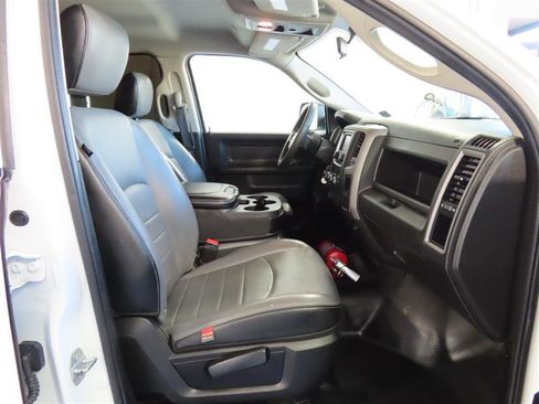 Used 2022 RAM 1500 Tradesman w/ Chrome Appearance Group image 32