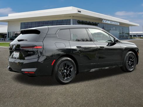 Used 2026 BMW iX xDrive60 w/ Climate Comfort Package image 11