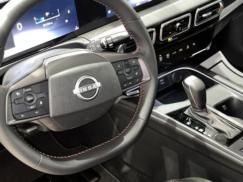 New 2026 Nissan Sentra SR w/ Floor Mat Package FWD image 10